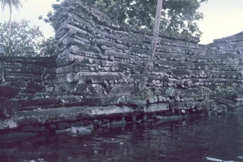 Micronesian (Saudeleur)